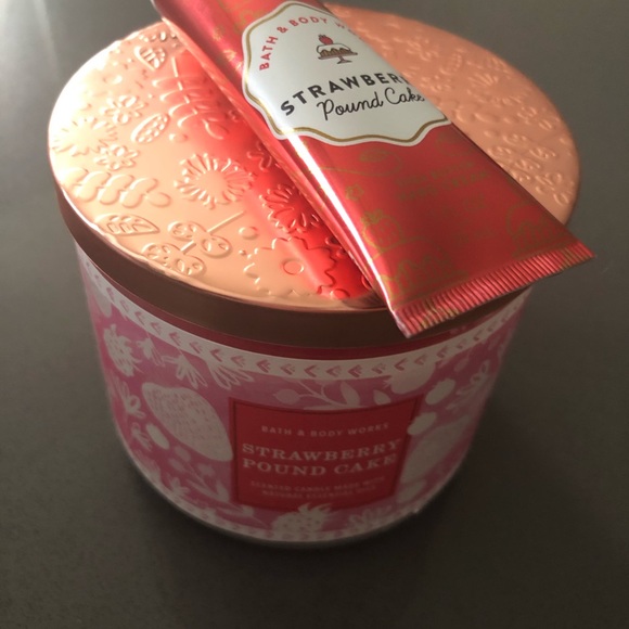Bath & Body Strawberry Pound Cake Bundle - Picture 3 of 3
